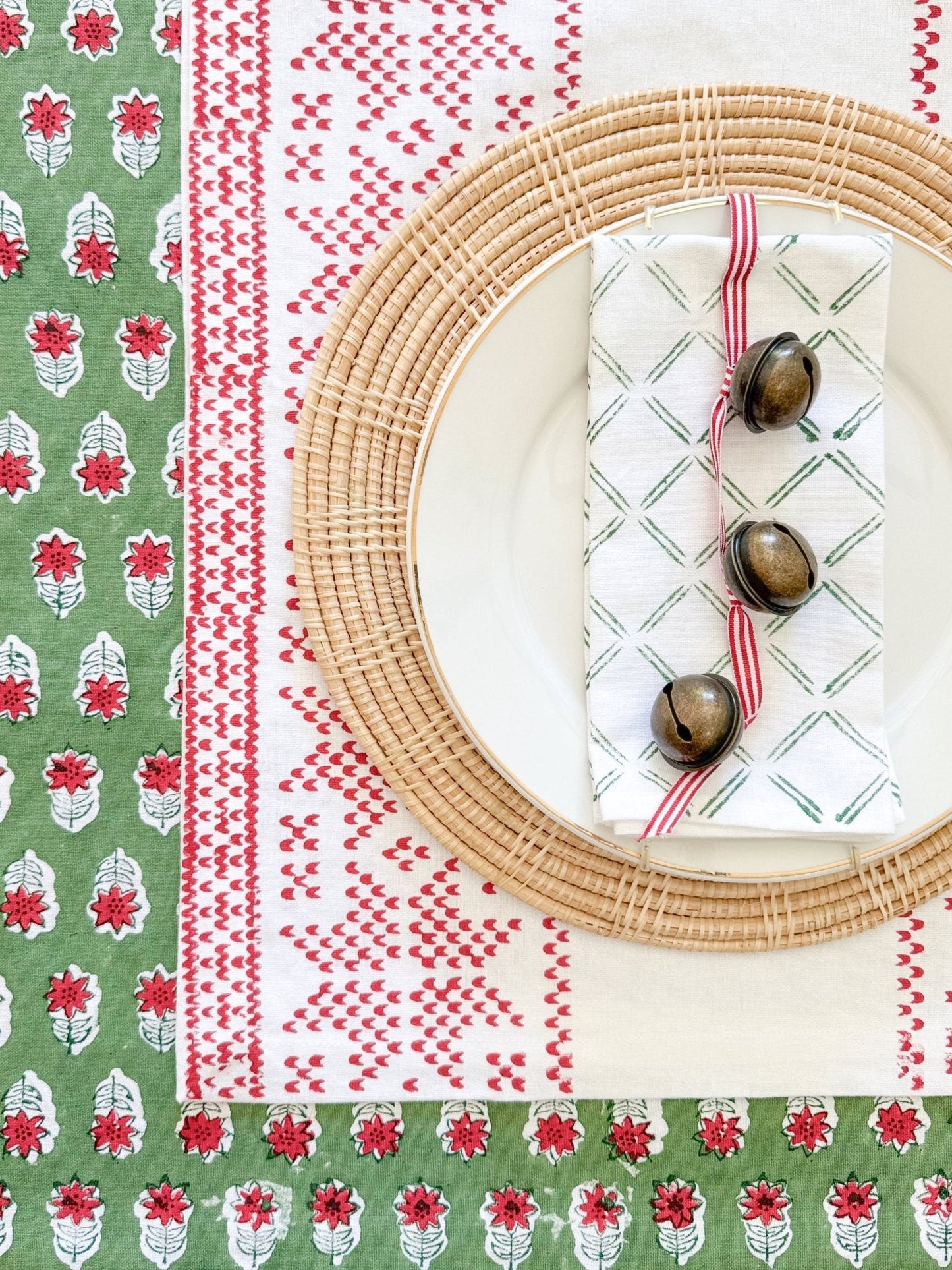 Table Throw - Christmas Lily - Sage & Red