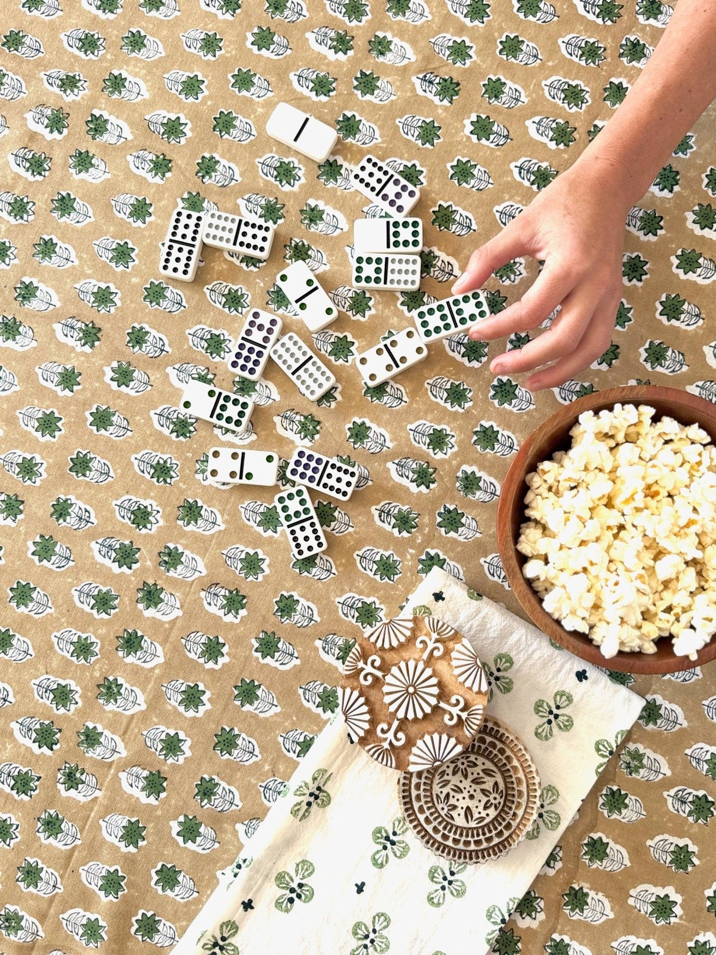 Table Throw (Ivory) - Poinsettia, Midnight, Chai, & Sage